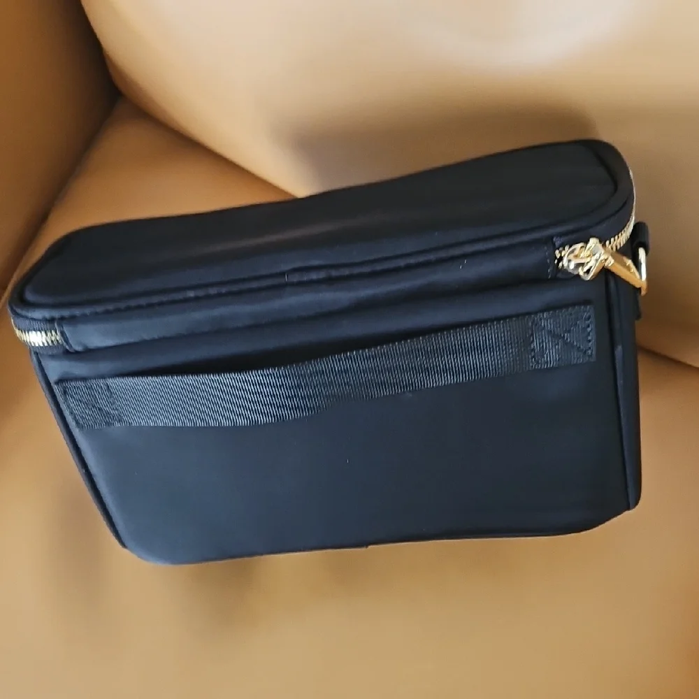 La Mansio Shoulder Crossbody Camera Bag.